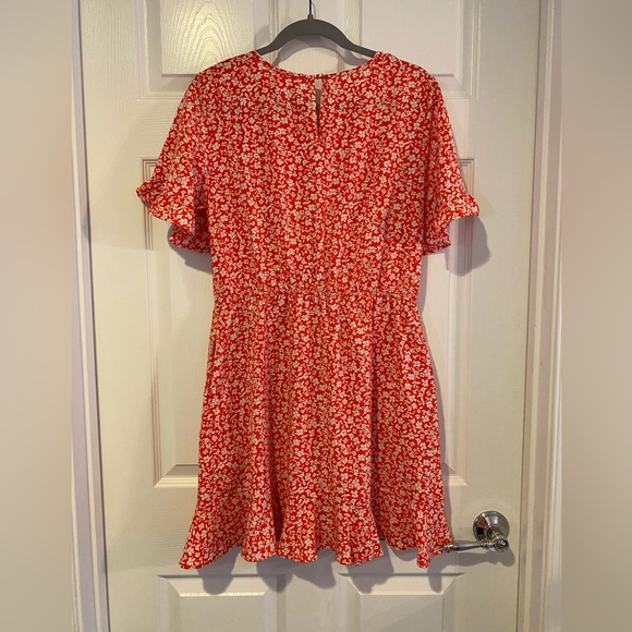 EUC ditsy Red Floral mini sundress size medium - Picture 9 of 12